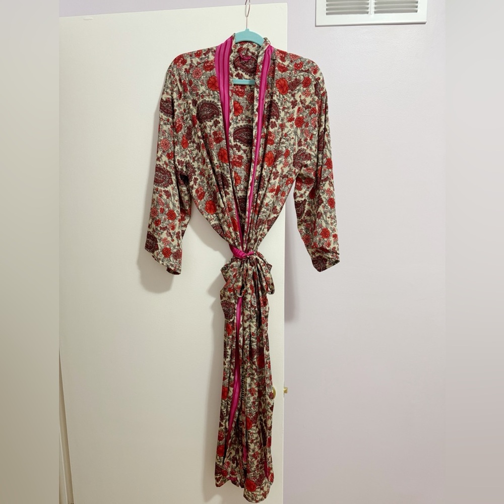 LAST CHANCE! London Market Find, Silk Floral Robe - Red and Pink, XS-M